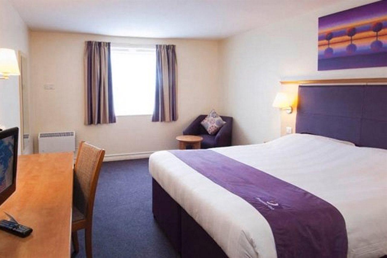Premier Inn Tewkesbury Exteriör bild