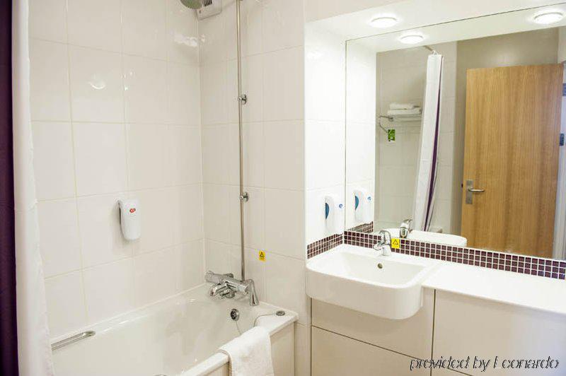 Premier Inn Tewkesbury Exteriör bild