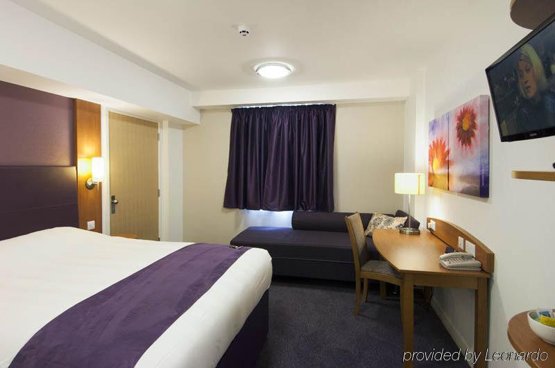 Premier Inn Tewkesbury Exteriör bild